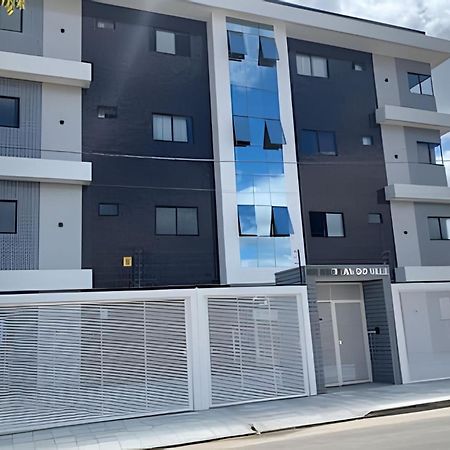 Para 10 Pessoas, 03 Quartos Ar Condicionado E Ventilador, Garagem, Atras Do Hospital Da Unimed Petrolina Bagian luar foto