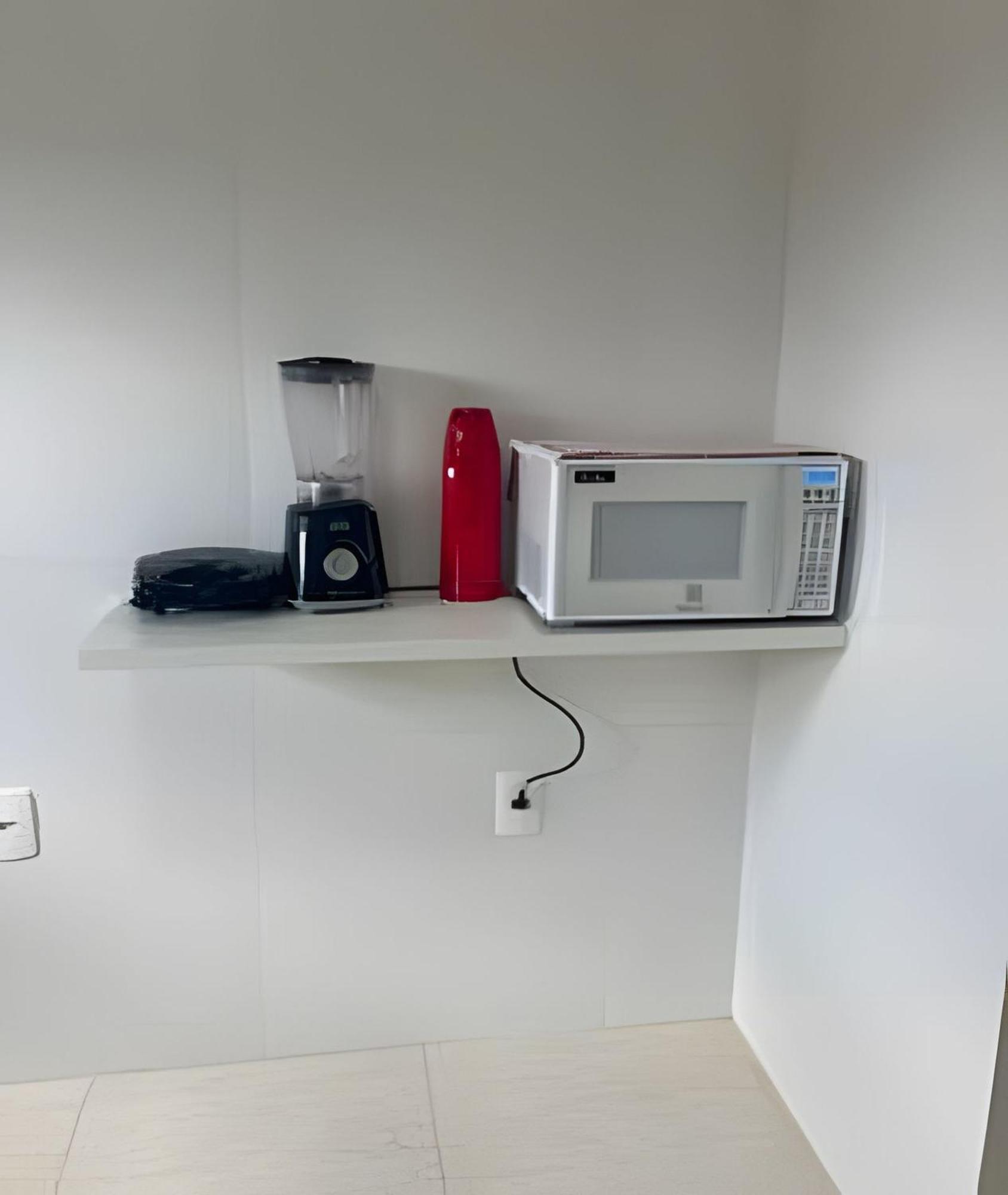 Para 10 Pessoas, 03 Quartos Ar Condicionado E Ventilador, Garagem, Atras Do Hospital Da Unimed Petrolina Bagian luar foto