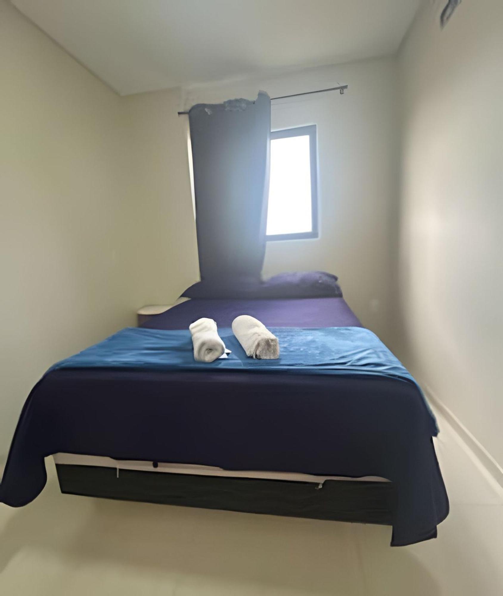 Para 10 Pessoas, 03 Quartos Ar Condicionado E Ventilador, Garagem, Atras Do Hospital Da Unimed Petrolina Bagian luar foto